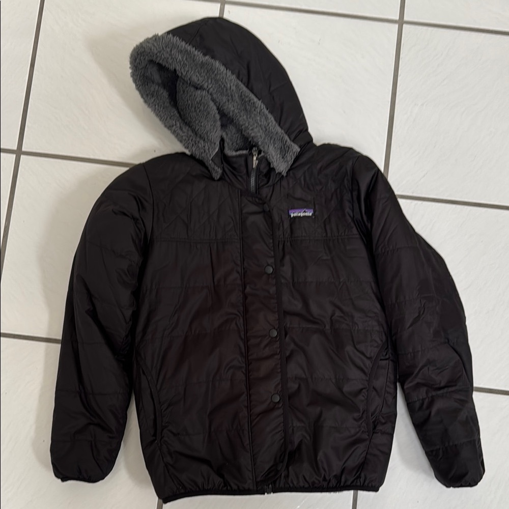 Girls Patagonia Reversible puffer fleece hooded jacket 12-14